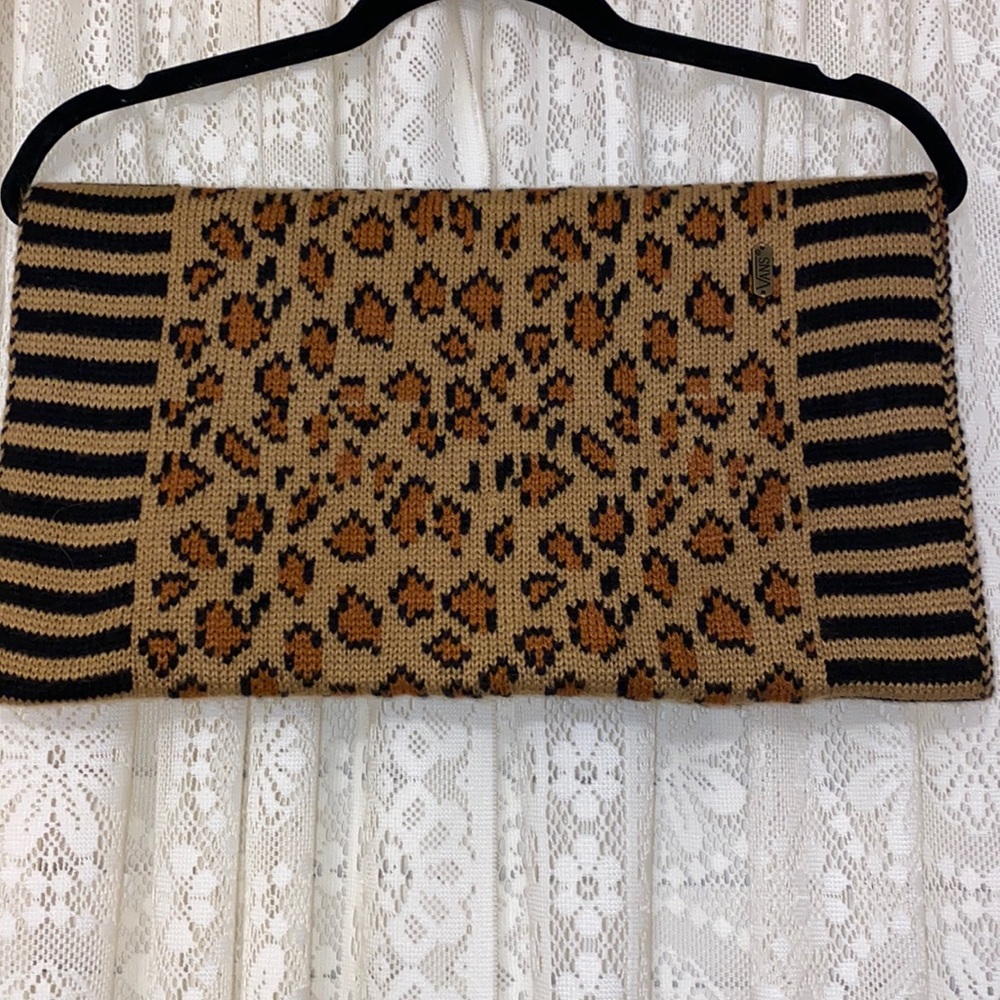 VANS Wilder Neckband Style Infinity Scarf. Leopard Print. EUC